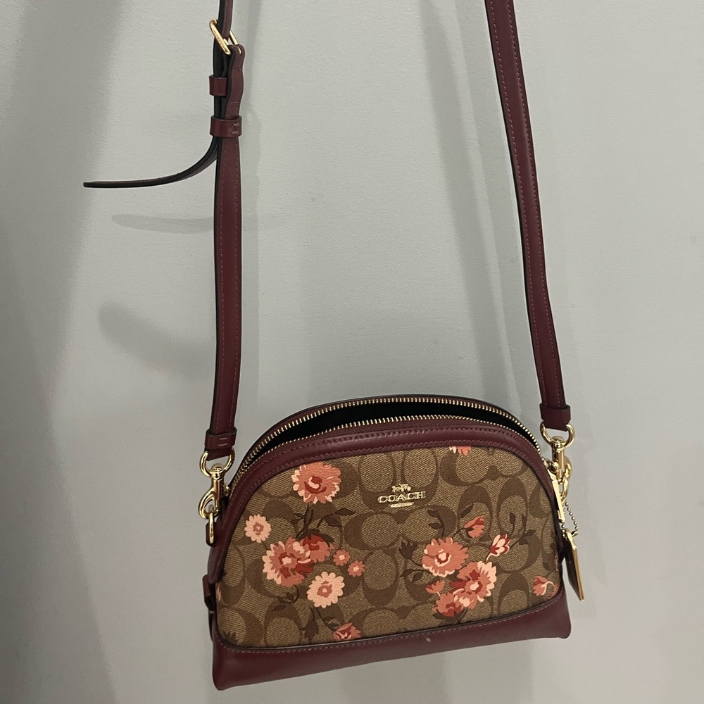 Coach purse. Barely used.